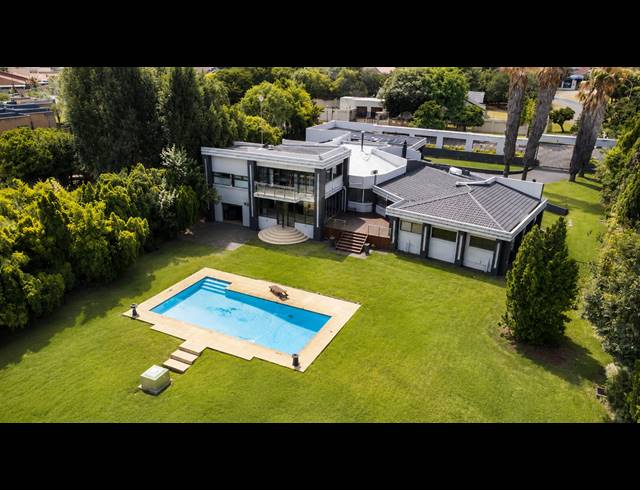 5 BEDROOM HOUSE FOR SALE IN THREE RIVERS EAST